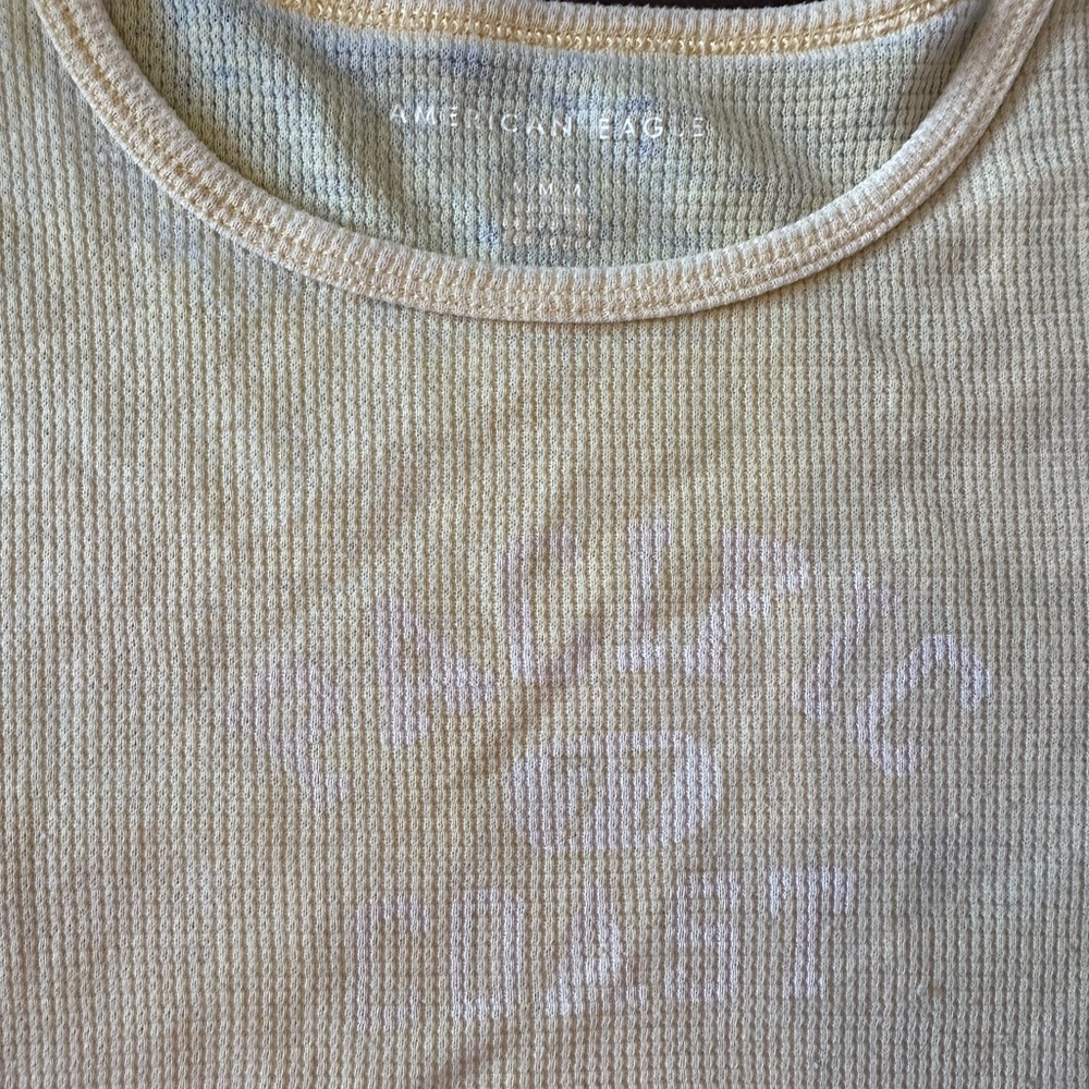 American Eagle yellow Ribbed shirt sleeve shirt; size medium